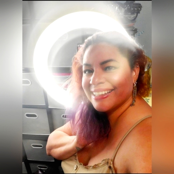 πIM LIVE!!! PLEASE LIKE AND SHAREπ - Picture 9 of 13